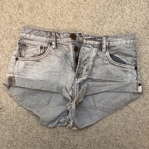 One Teaspoon Jean Shorts gray acid wash size 25 - Picture 3 of 7